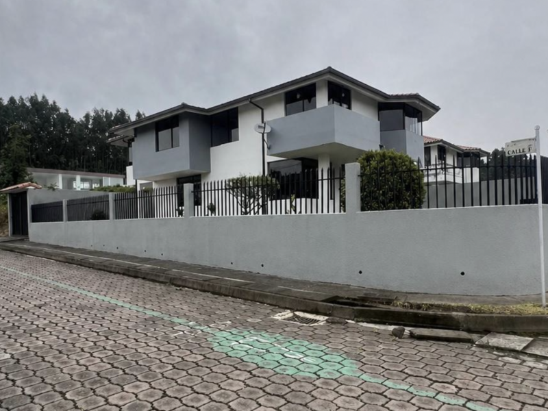 CASA EN VENTA – SECTOR EL COLIBRI | VALLE DE LOS CHILLOS